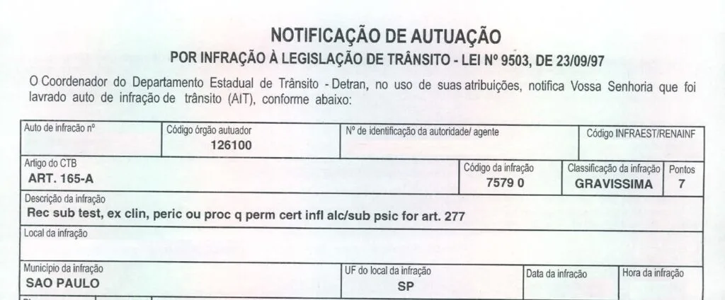 Captura de tela de uma notificação de autuação recebida no município de São Paulo.