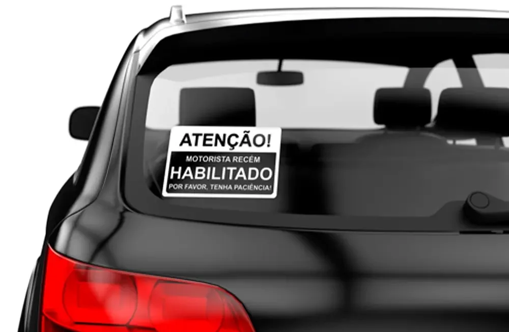 Placa para carro "Recém habilitado". Ideal para quem se encontra no período de permissão.